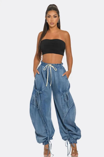 Cargobyxor i denim med snörning - Streetwear-look