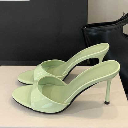 Rödbruna sandaler med klack