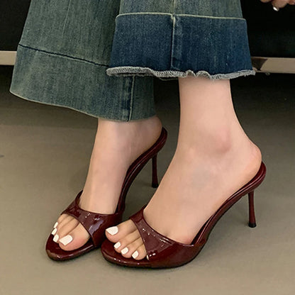 Rödbruna sandaler med klack